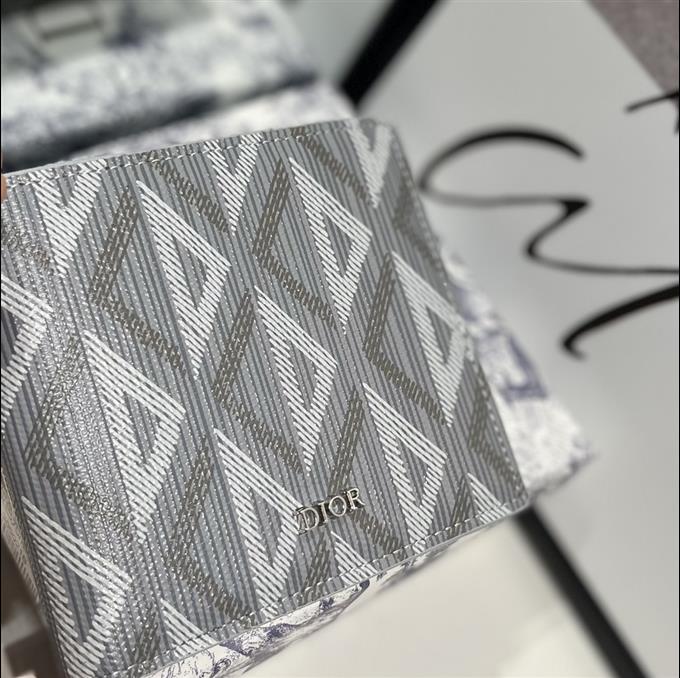 2025228Y 180P182140485